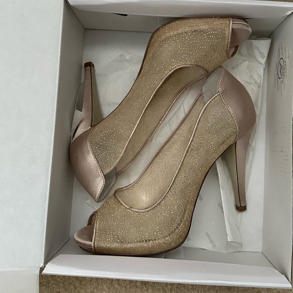 Gold sparkle open toe pumps